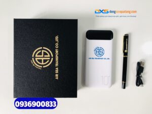Set quà hội nghị Đoàn ( Pin sạc dự phòng + Bút kim loại)-SQX 011 | In ấn nội dung & Logo Đoàn làm quà tặng