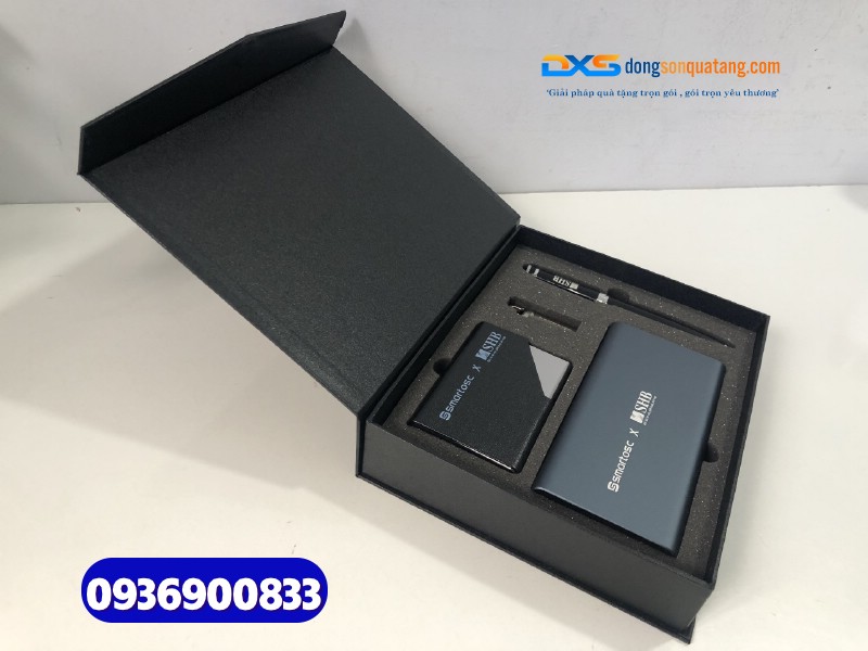 Set quà tặng cao cấp (Pin+But+USB+Hộp namecard)-SQX 009-In khắc logo SHB