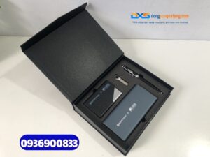 Set quà tặng cao cấp (Pin+But+USB+Hộp namecard)-SQX 009-In khắc logo SHB