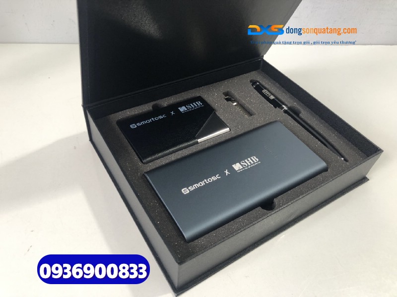 Set quà tặng cao cấp (Pin+But+USB+Hộp namecard)-SQX 009-In khắc logo SHB