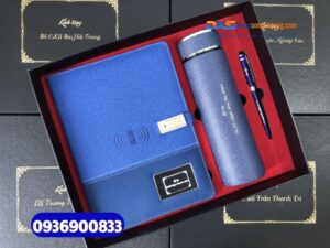Set quà tặng Vip(  Bình giữ nhiệt+ But ký kim loại+ Sổ sạc thông minh 5in1 )- SQX 013
