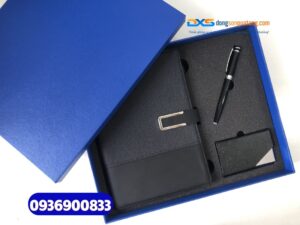 Sét quà tặng đối tác nước ngoài  (Sổ tay da + Bút kim loại + Hộp namecard) - SQX 010
