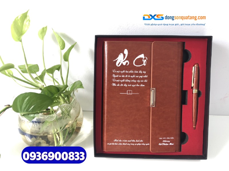 Set quà tặng doanh nghiệp ( Sổ tay bìa còng + bút kim loại )-SQX 006