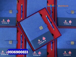 Set quà tặng Công Ty ( Sổ tay gập 2 + Bút kim loại )-SQX 007 - In logo làm quà tặng dành cho Nhân Viên