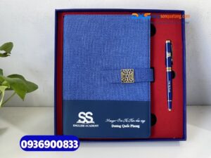 Set quà tặng Công Ty ( Sổ tay gập 2 + Bút kim loại )-SQX 007 - In logo làm quà tặng dành cho Nhân Viên