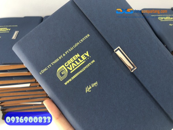 Sổ tay bìa còng gấp 3 - STX 001 - In logo làm quà tặng doanh Nghiệp