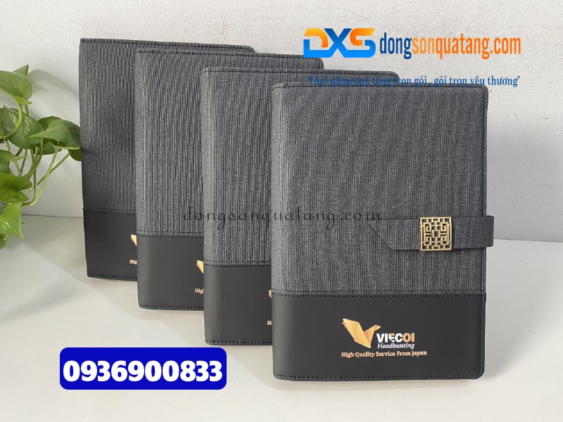 Sổ tay bìa còng da gấp 2 màu đen , in logo hình ảnh Công Ty VIECOI Sổ tay bìa còng da gấp 2 màu đen , in logo hình ảnh Công Ty VIECOI