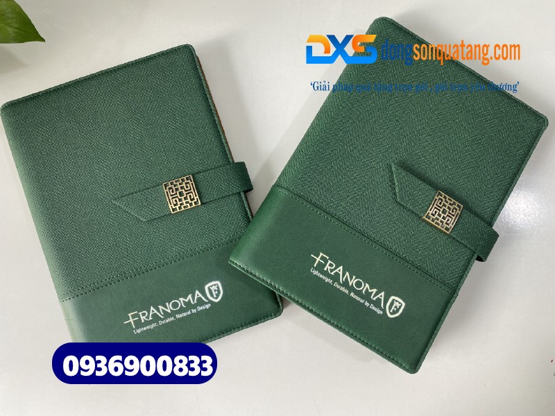 Sổ tay da bìa còng gập 2 , màu xanh lá - In logo Công Ty FRANOMA Sổ tay da bìa còng gập 2 , màu xanh lá - In logo Công Ty FRANOMA