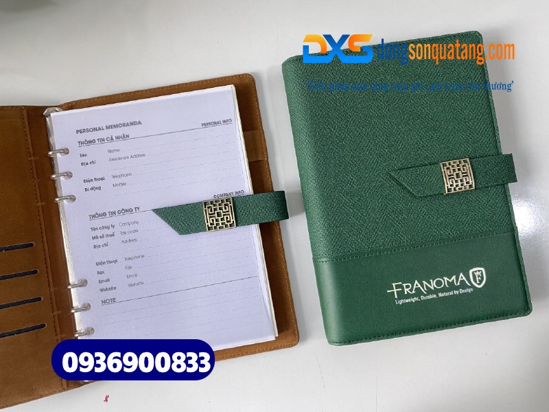 Sổ tay da bìa còng gập 2 , màu xanh lá - In logo Công Ty FRANOMA Sổ tay da bìa còng gập 2 , màu xanh lá - In logo Công Ty FRANOMA