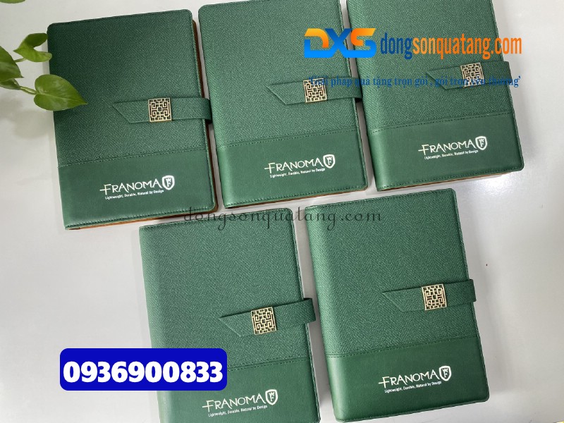 Sổ da thật cao cấp gập 2 kèm nam châm , màu xanh lá - In logo Công Ty FRANOMA