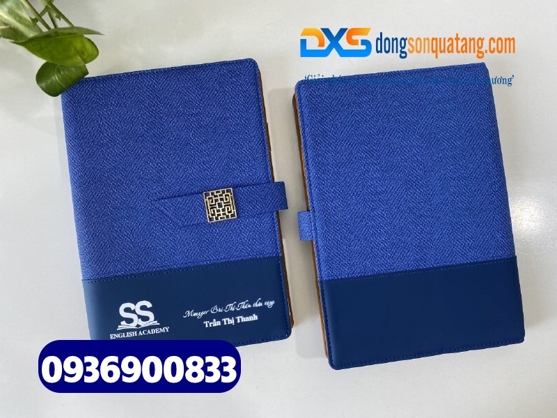 Sổ tay da bìa còng gập 2 in logo Doanh Nghiệp SS 