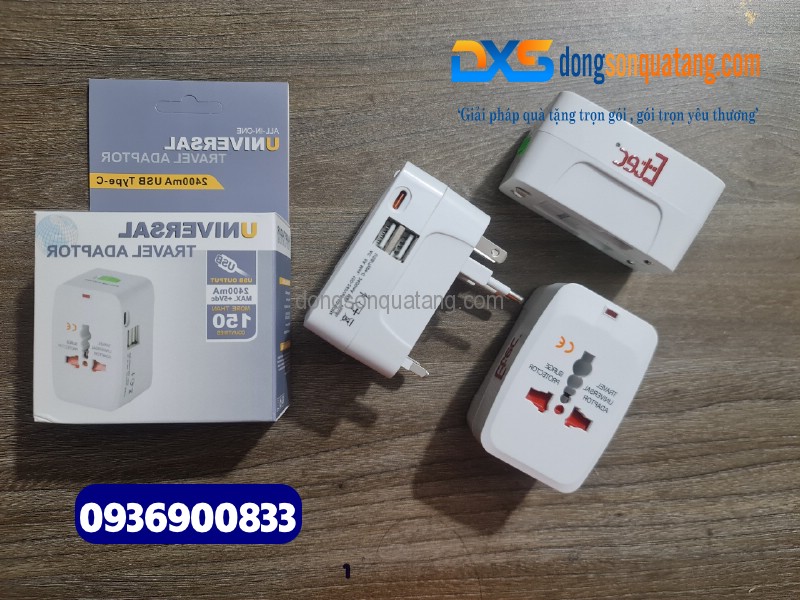 ổ cắm điện du lịch in logo Công Ty ngành du lịch , lữ hành quà tặng quảng cáo thương hiệu 