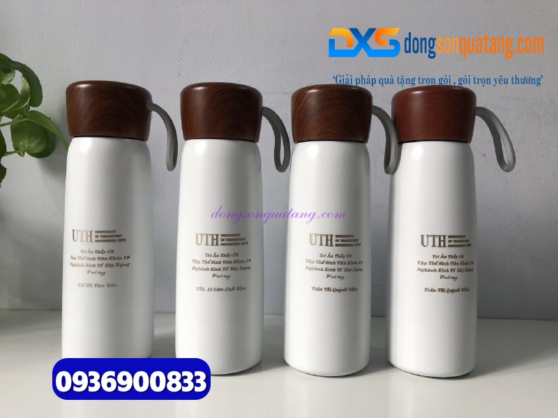 Bình giữ nhiệt Nắp gỗ - In khắc logo và nội dung Trường UTH