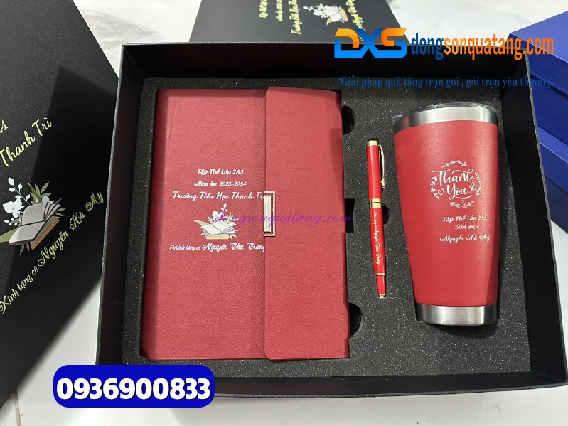 Bộ quà tặng ( Sổ tay bìa còng + Bút ký kim loại+ Ly giữ nhiệt) màu đỏ - in khắc nội dung tri ân thầy cô