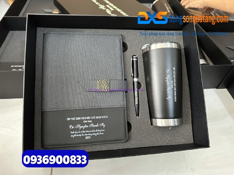 Bộ quà tặng ( Sổ tay bìa còng + Bút ký kim loại+ Ly giữ nhiệt) màu đen - in khắc nội dung tri ân thầy cô
