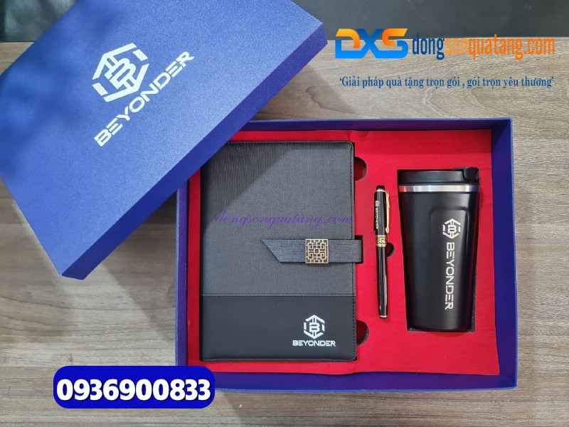Bộ quà tặng ( Sổ tay bìa còng + Bút ký kim loại+ Ly giữ nhiệt) màu đen - in khắc nội dung tri ân thầy cô