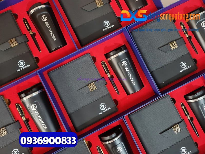 Bộ quà tặng ( Sổ tay bìa còng + Bút ký kim loại+ Ly giữ nhiệt) màu đen - in khắc nội dung tri ân thầy cô