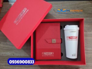Set quà tết in logo ( Sổ tay bìa còng+ Ly giữ nhiệt chính hãng LocknLock ) in khắc Logo doanh nghiep THIBIDI 