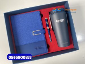 Set quà tặng đối tác Ngân Hàng ( Sổ tay bìa da + Ly giữ nhiệt LocknLock +Bút kim loại ) - SQX 018 | In khắc logo Ngân Hàng MIZUHO 