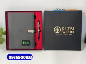 Set quà tặng công nghệ ( Sổ tay thông minh + Bút kim loại ) -SQX 019 | Khắc nội dung Cafe học thuật ĐI TÌM SOPHIA 