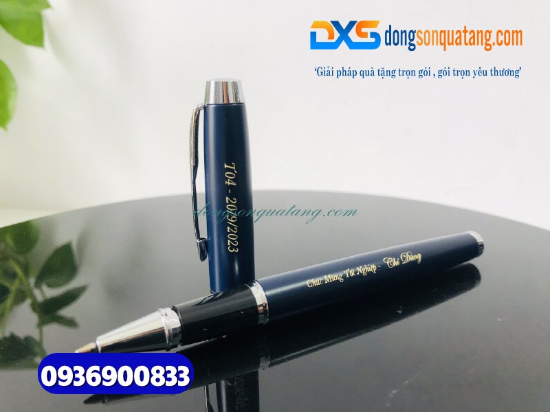 Bút ký Parker cao cấp màu xanh khắc tên làm quà tặng Tốt nghiệp