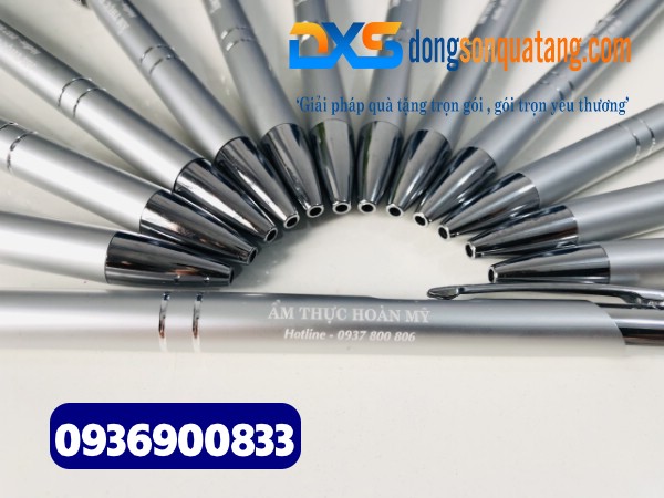 Bút bi bấm kim loại - BKX 007 - Màu bạc - In khắc logo làm quà tặng Bút bi bấm kim loại - BKX 007 - Màu bạc - In khắc logo làm quà tặng