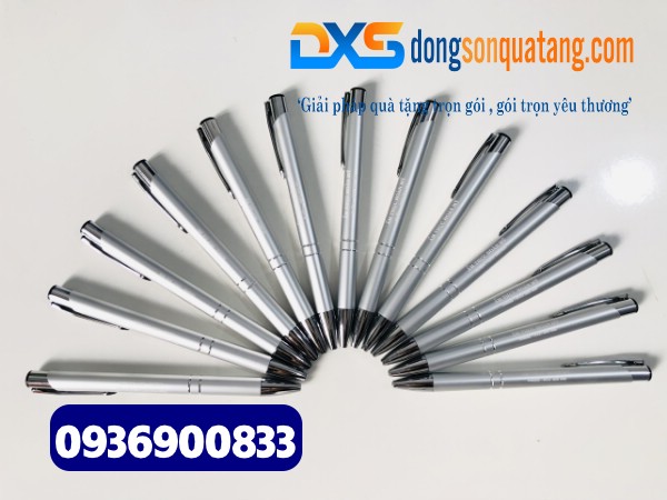 Bút bi bấm kim loại - BKX 007 - Màu bạc - In khắc logo làm quà tặng Bút bi bấm kim loại - BKX 007 - Màu bạc - In khắc logo làm quà tặng