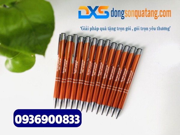 Bút bi bấm kim loại - BKX 008 - Màu đỏ 