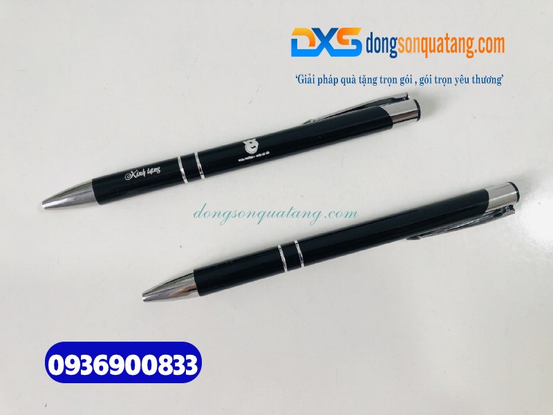 Bút bấm kim loại màu đen khắc logo trắng Đoàn phường 6 - dongsonquatang.com