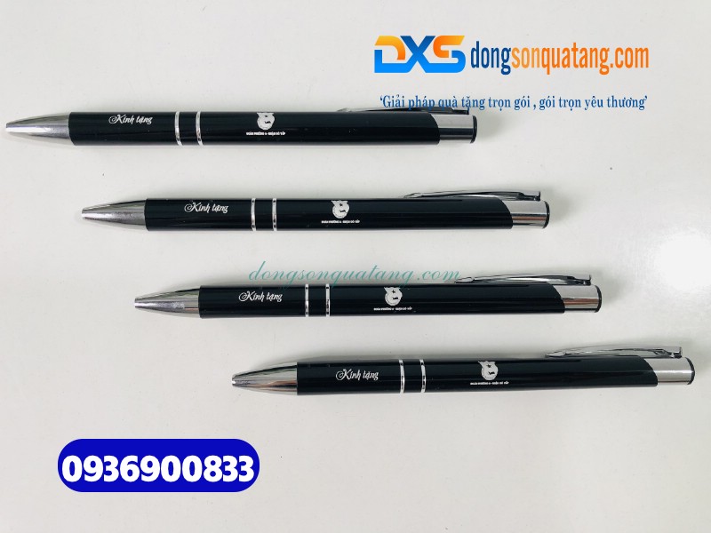 Bút bấm kim loại màu đen khắc logo trắng Đoàn phường 6 - dongsonquatang.com