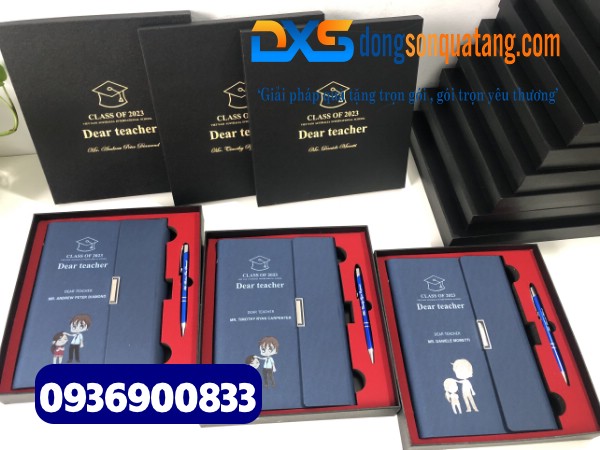 bộ giftset quà tặng 2in1 in logo Trường Học Quốc Tế Việt Úc