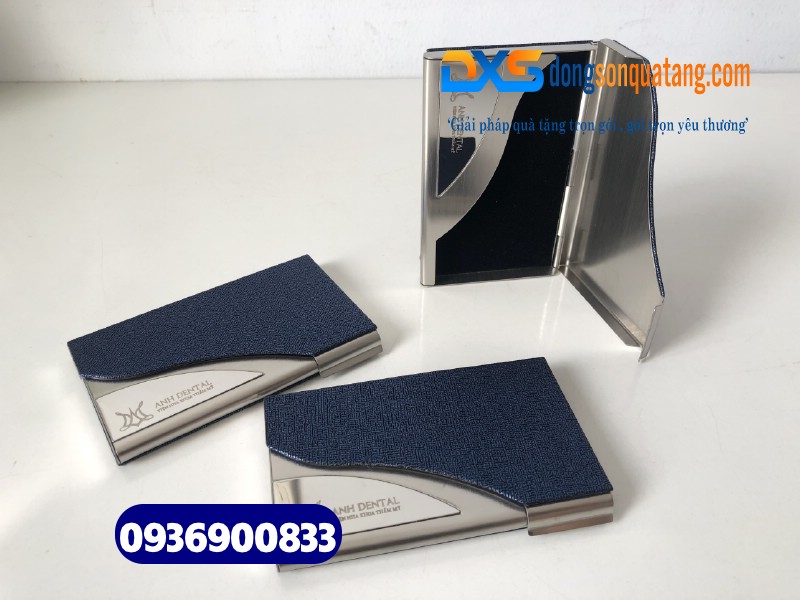 Hộp đựng namecard khắc logo Công Ty ANH DENTAL