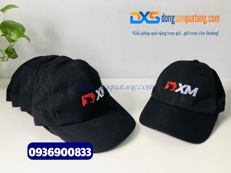 Nón lưỡi trai màu đen thêu logo Công Ty XM - Dongsongifts