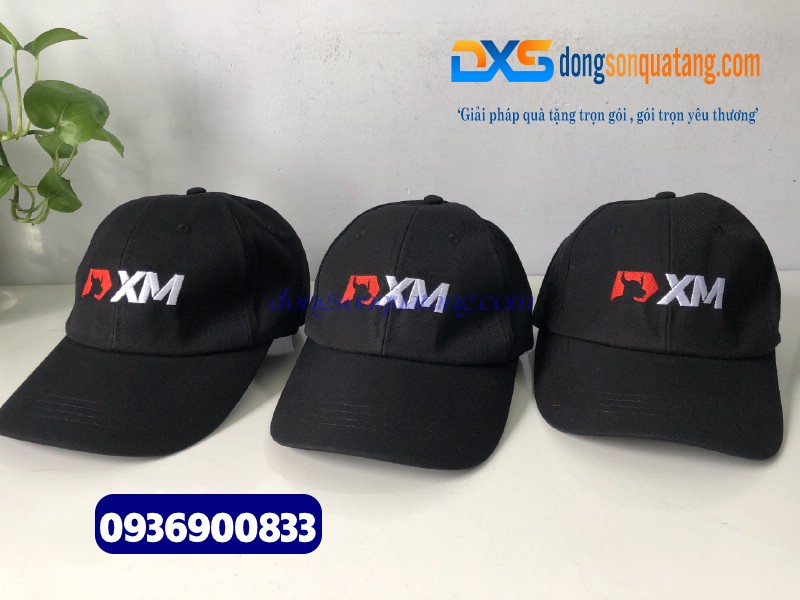 Nón lưỡi trai màu đen thêu logo Công Ty XM - Dongsongifts