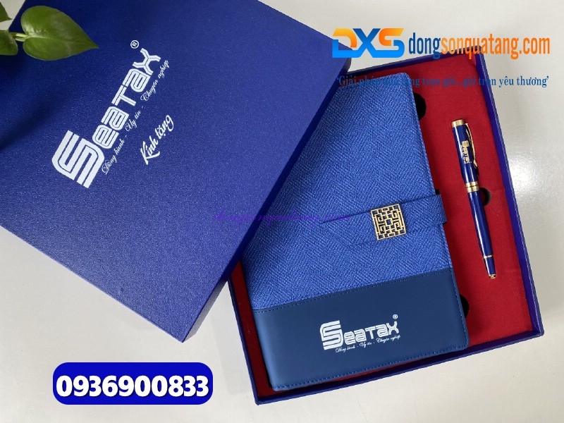 Set quà tặng đối tác  (Sổ tay da+ Bút nắp kim loại ) màu xanh In logo SEATAX