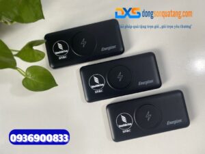 Set quà tặng công nghiệp cao su ( Bình giữ nhiệt Locknlock + Adapter du lịch & Pin sạc dự phòng Energizer )- In logo Tập Đoàn Công Nghiệp Cao Su Việt Nam (VRG)