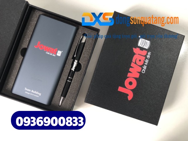 Bộ giftset quà tặng ( Pin sạc dự phòng xiaomi + Bút ký kim loại ) In logo Jowat 