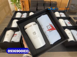 Set quà tặng lĩnh vực thuế (Ly giữ nhiệt & Túi vải canvas )-SQX 022 | In logo Công ty kiểm toán SAAC