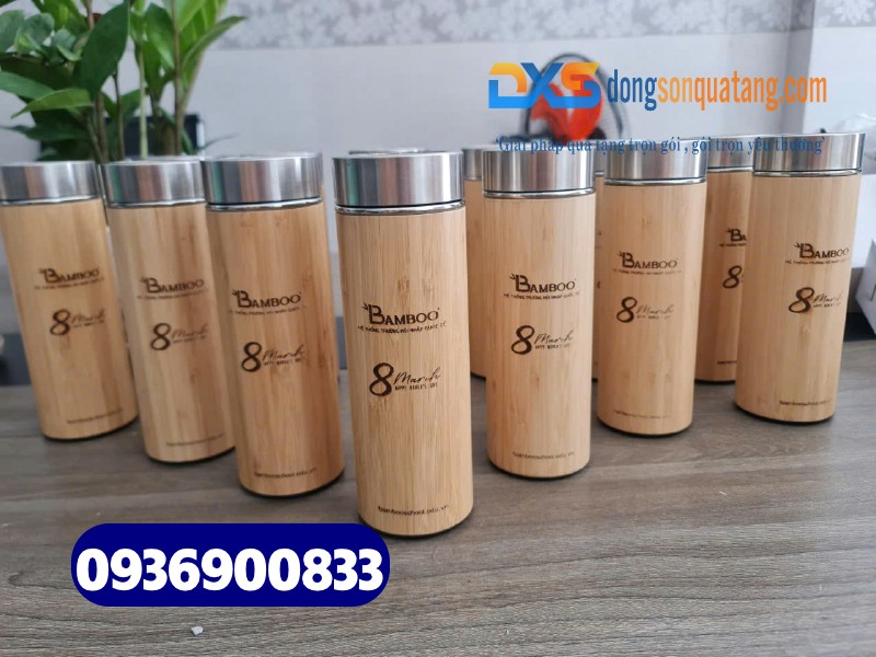 Bình giữ nhiệt vỏ tre khắc đen logo Doanh Nghiệp Bamboo Bình giữ nhiệt vỏ tre khắc đen logo Doanh Nghiệp Bamboo