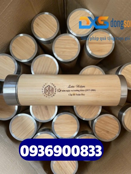 Bình giữ nhiệt vỏ tre 500ml khắc logo theo yêu cầu - Dongsonquatang Bình giữ nhiệt vỏ tre 500ml khắc logo theo yêu cầu - Dongsonquatang
