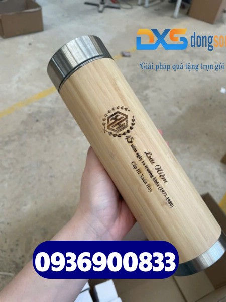 Bình giữ nhiệt vỏ tre 500ml khắc logo theo yêu cầu - Dongsonquatang Bình giữ nhiệt vỏ tre 500ml khắc logo theo yêu cầu - Dongsonquatang
