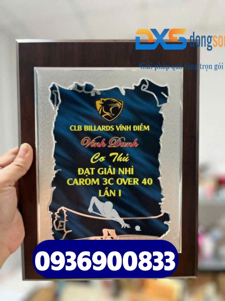 Bảng vinh danh cá nhân xuất sắc in logo Công Ty - Doanh Nghiệp làm quà tặng tri ân nhân viên