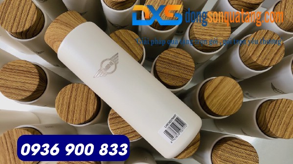 Bình giữ nhiệt Lock&lock nắp gỗ khắc tên theo yêu cầu