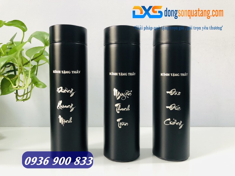 Bình giữ nhiệt in khắc tên thầy cô