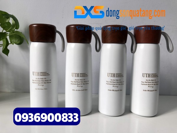 Bình giữ nhiệt nắp vân gỗ khắc logo Trường ĐH UTH TP.HCM