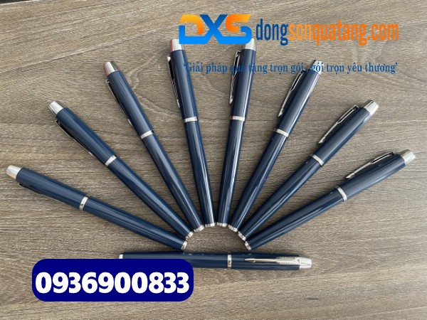 Bút ký khắc tên nhân viên 