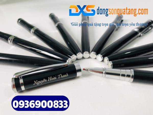 Bút ký kim loại cao cấp - BKX 014 - Màu đen bóng khắc tên theo yêu cầu Bút ký kim loại cao cấp - BKX 014 - Màu đen bóng khắc tên theo yêu cầu