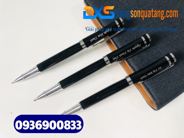 Bút ký kim loại cao cấp - BKX 014 - Màu đen bóng khắc tên theo yêu cầu Bút ký kim loại cao cấp - BKX 014 - Màu đen bóng khắc tên theo yêu cầu
