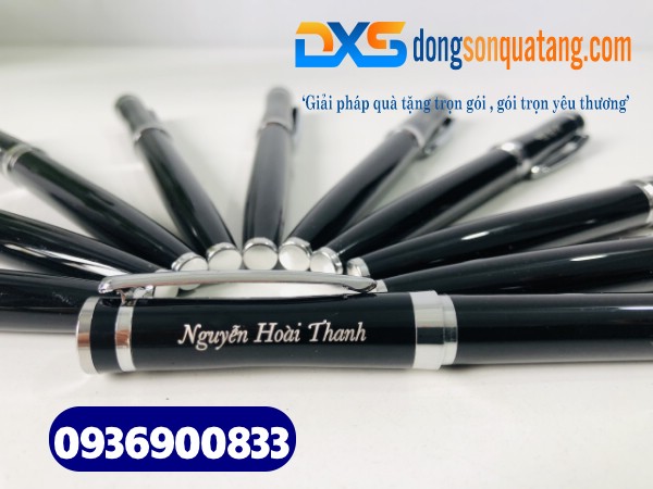 Bút ký kim loại cao cấp - BKX 014 - Màu đen bóng khắc tên theo yêu cầu Bút ký kim loại cao cấp - BKX 014 - Màu đen bóng khắc tên theo yêu cầu