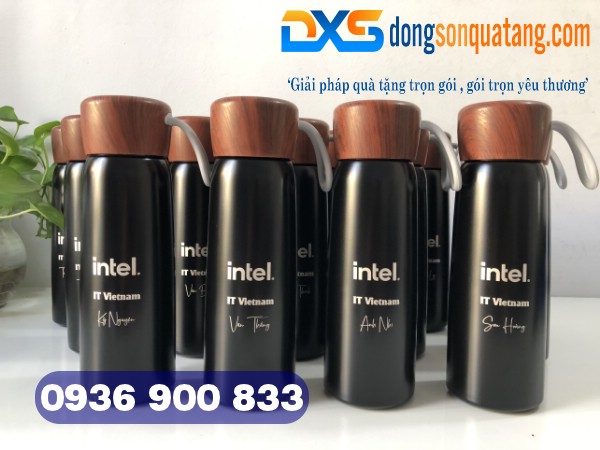 Bình giữ nhiệt nắp vân gỗ khắc tên theo yêu cầu 